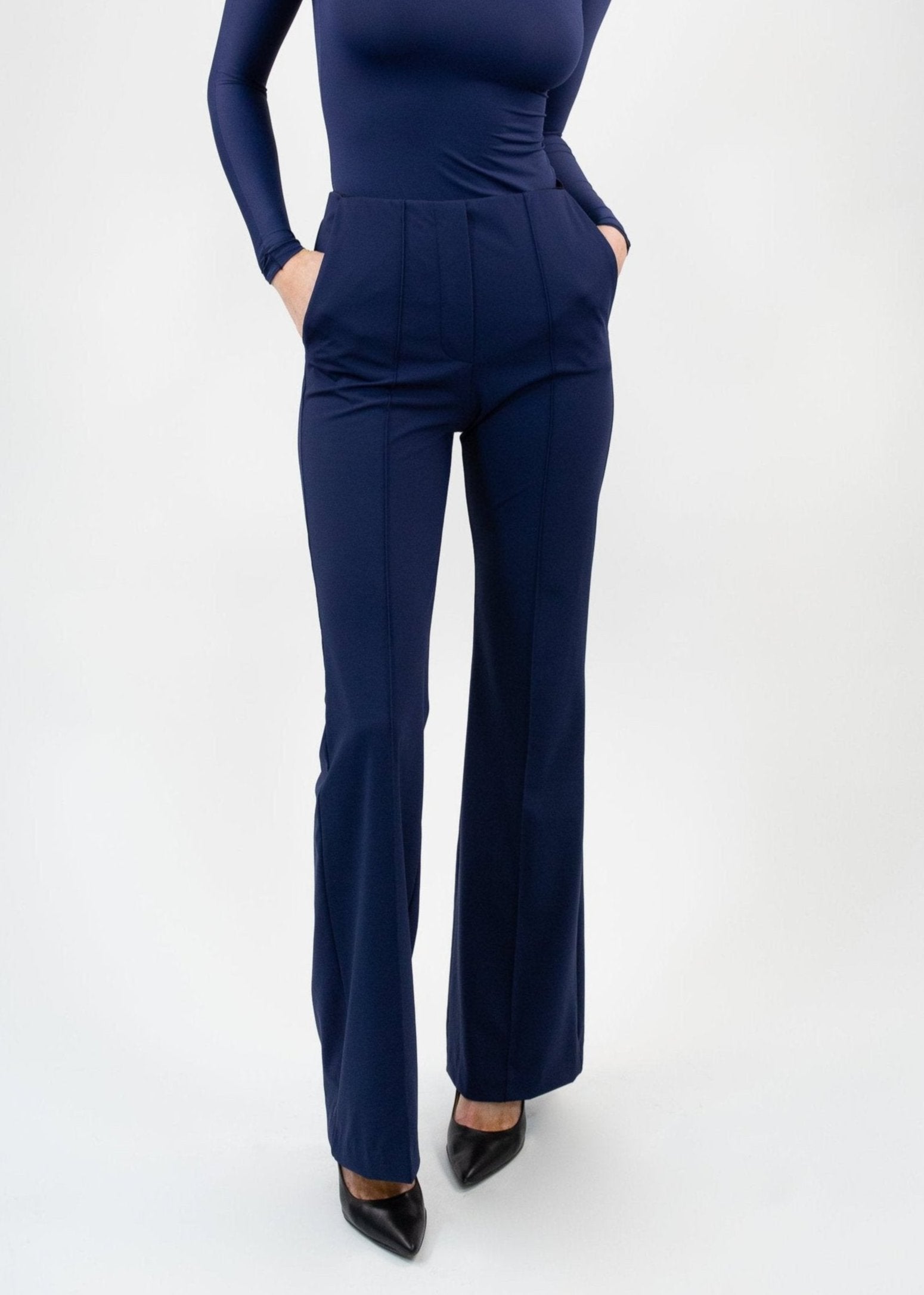 SOFIE - Pantaloni evazați cu talie înaltă pentru un look elegant