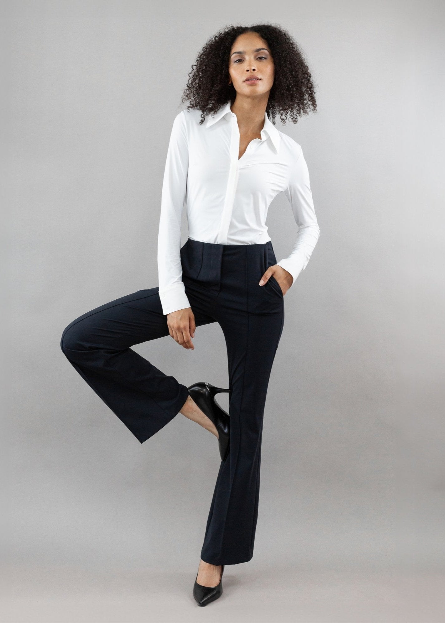SOFIE - Pantaloni evazați cu talie înaltă pentru un look elegant