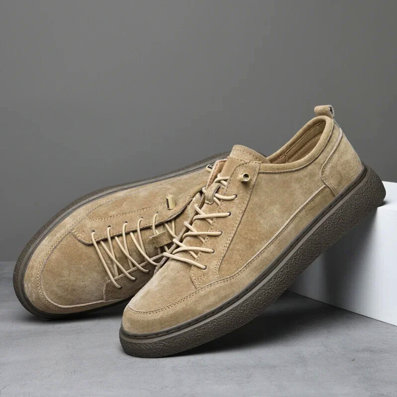 Adidași din Piele Suede