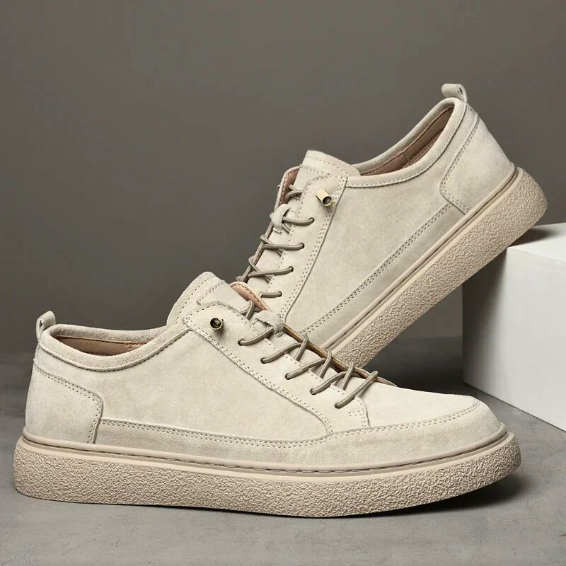 Adidași din Piele Suede