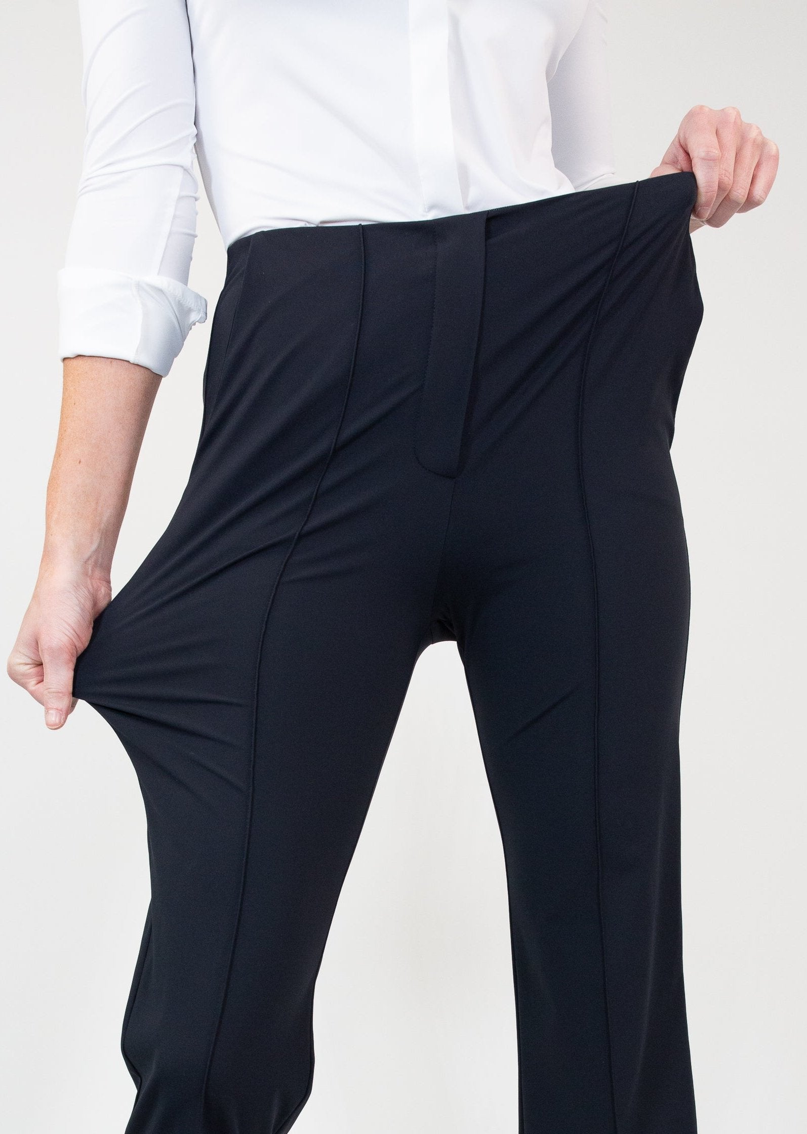SOFIE - Pantaloni evazați cu talie înaltă pentru un look elegant