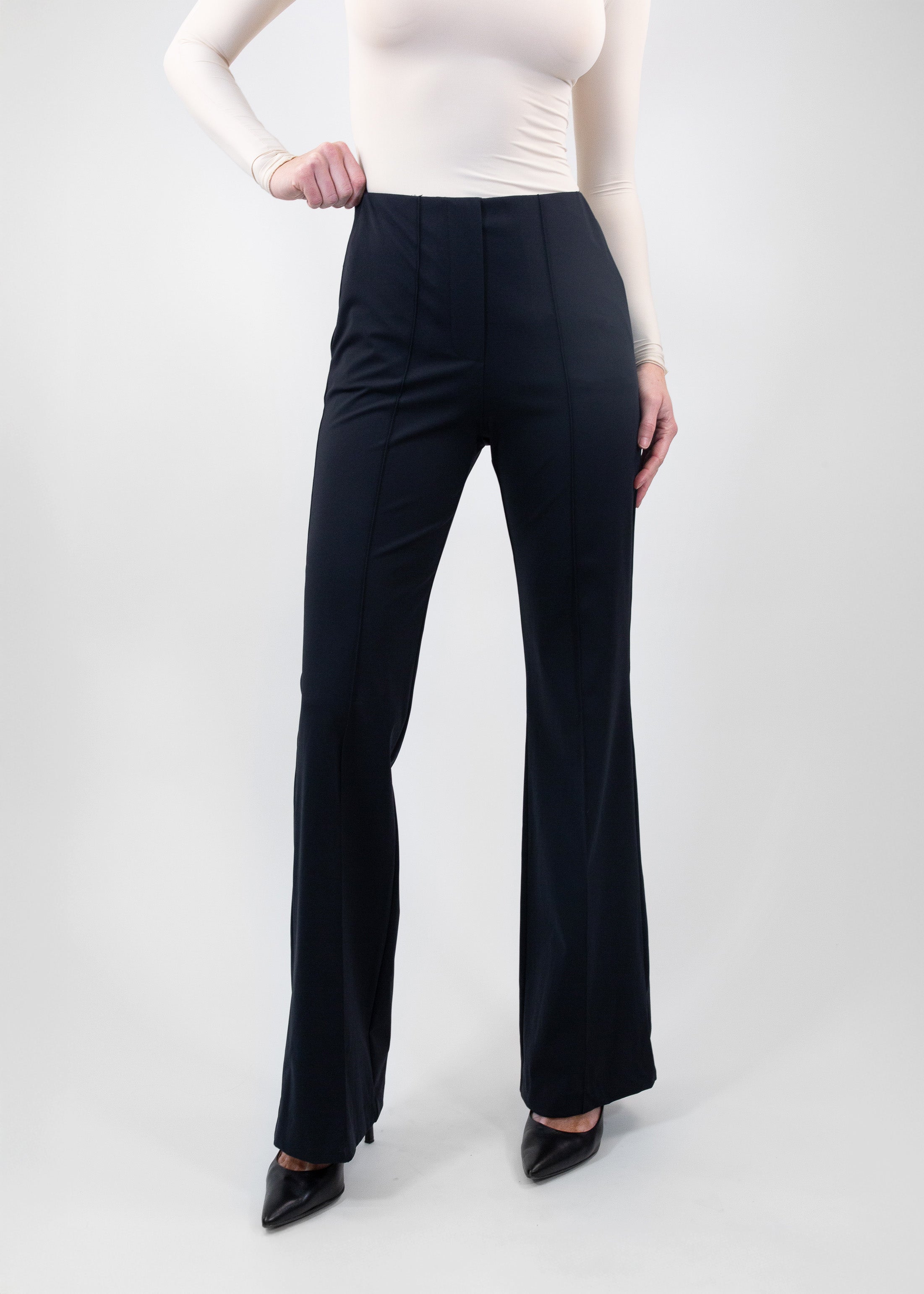 SOFIE - Pantaloni evazați cu talie înaltă pentru un look elegant